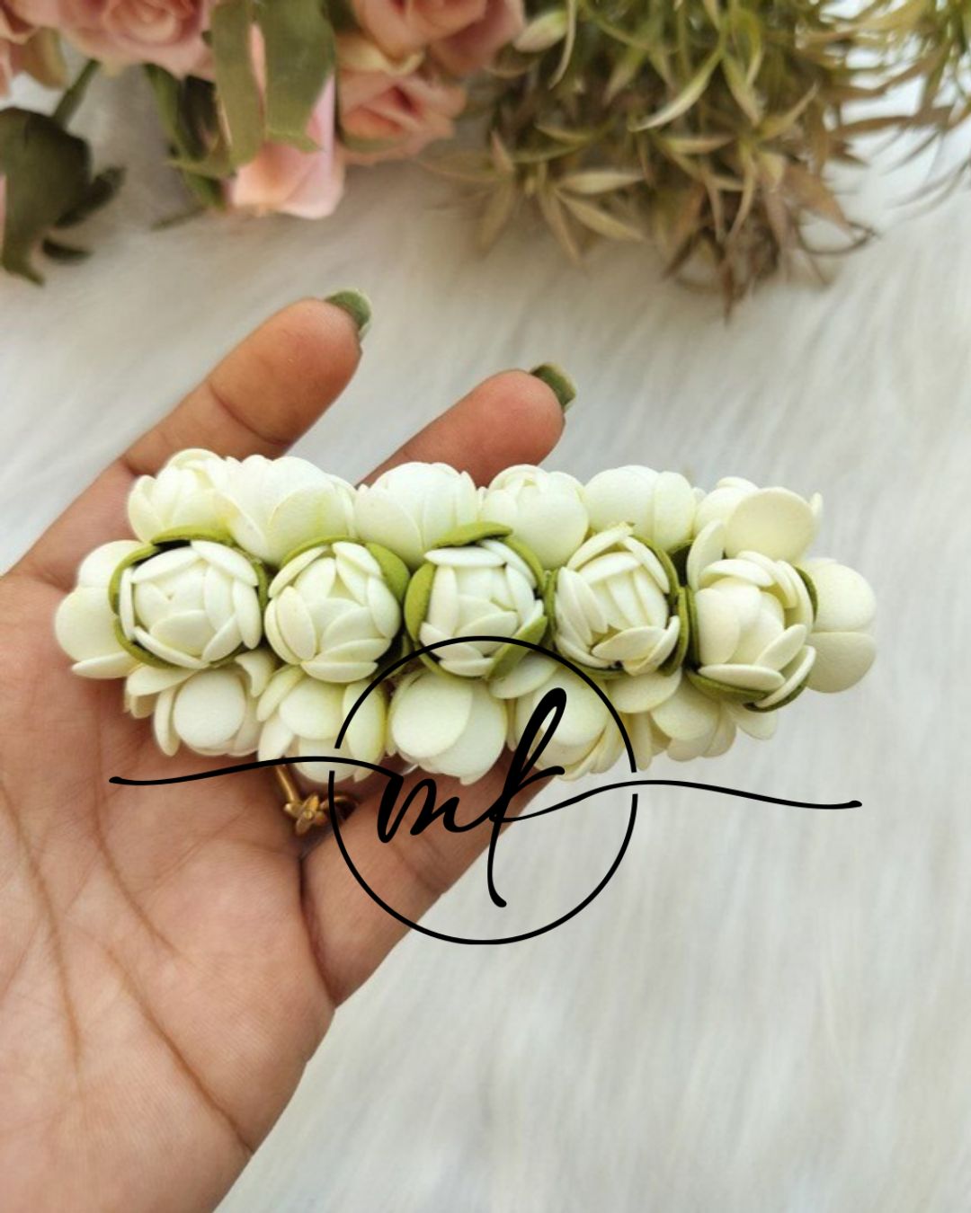Jas White Jasmine Centre clip
