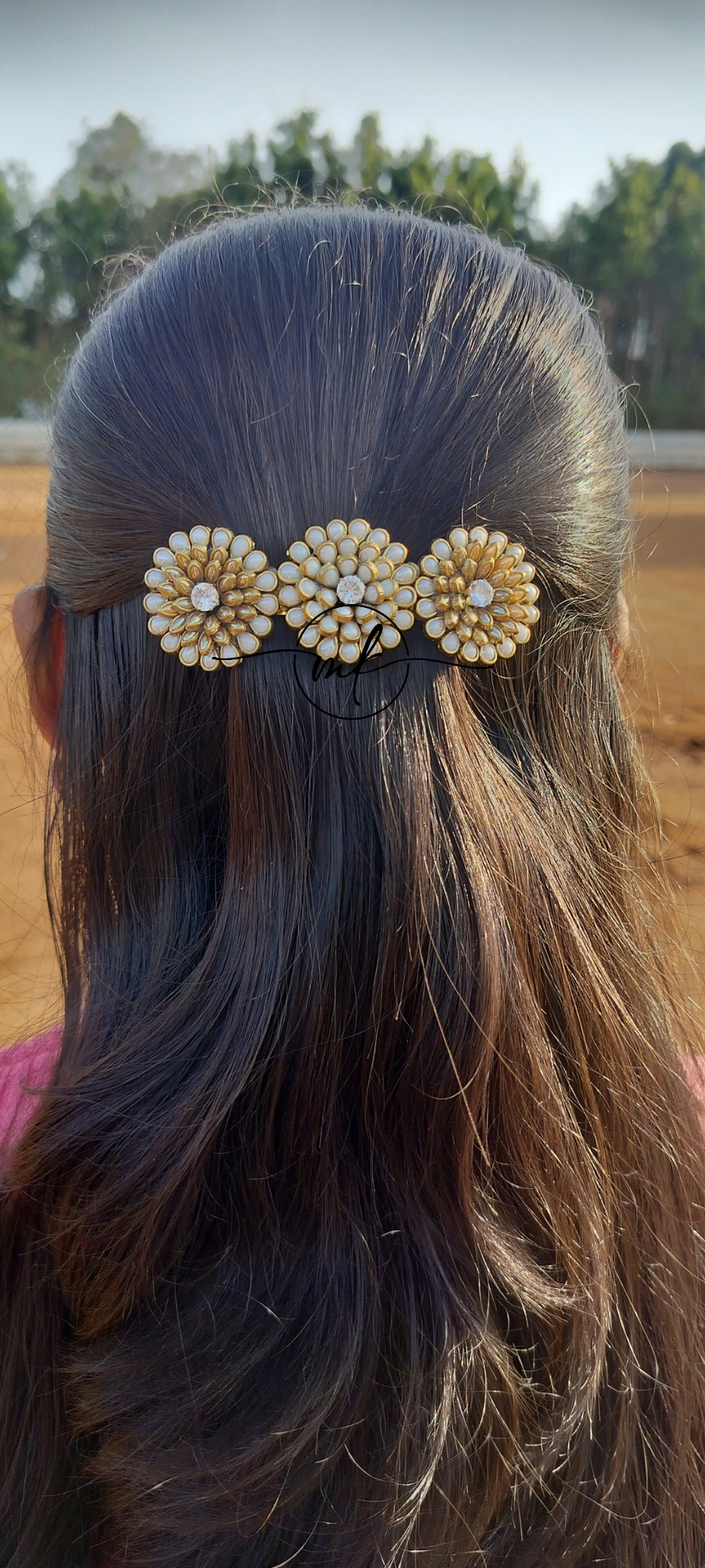 White 3D Kundan center clip