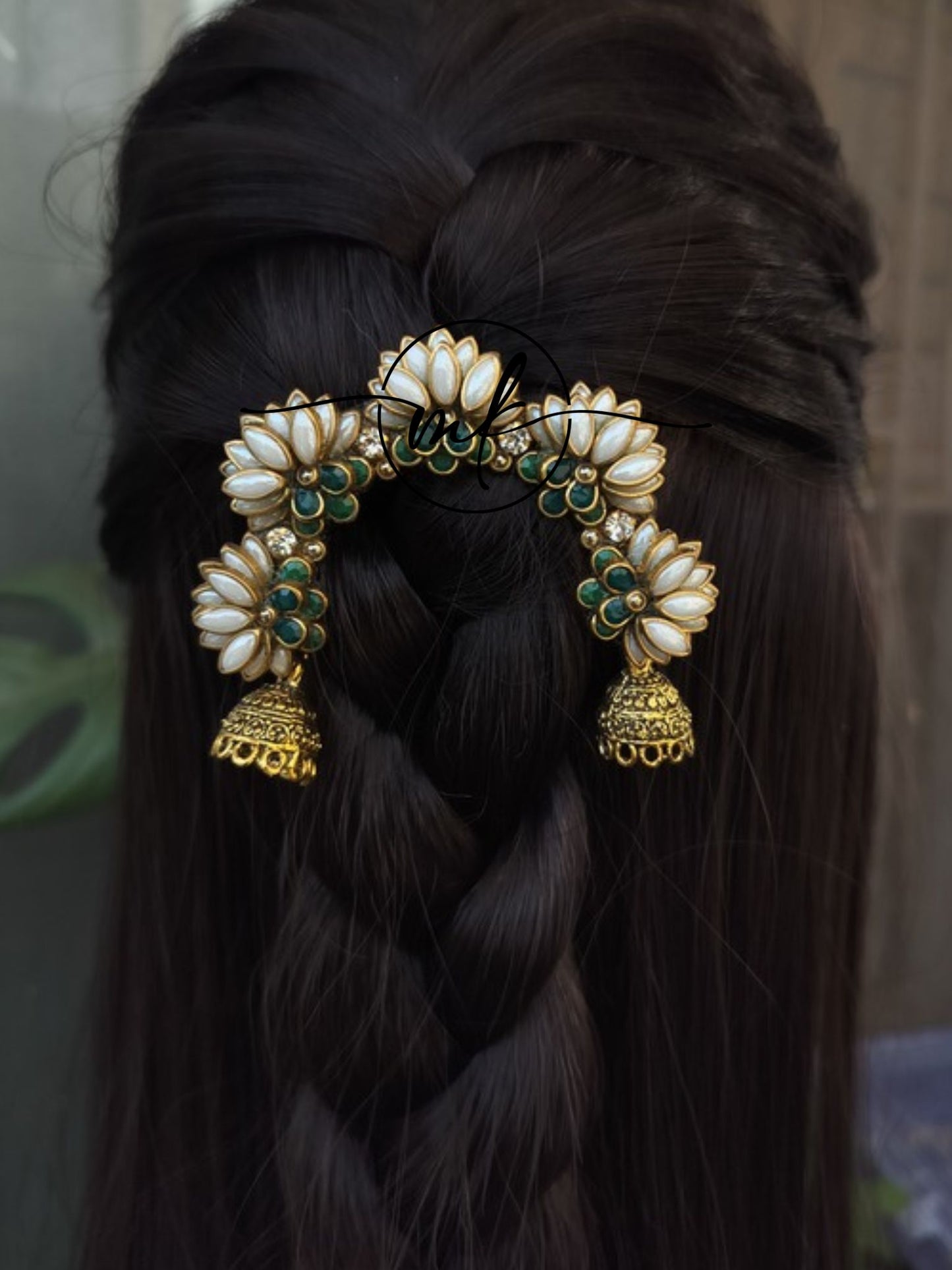 Aari White Lotus Hair Brooch