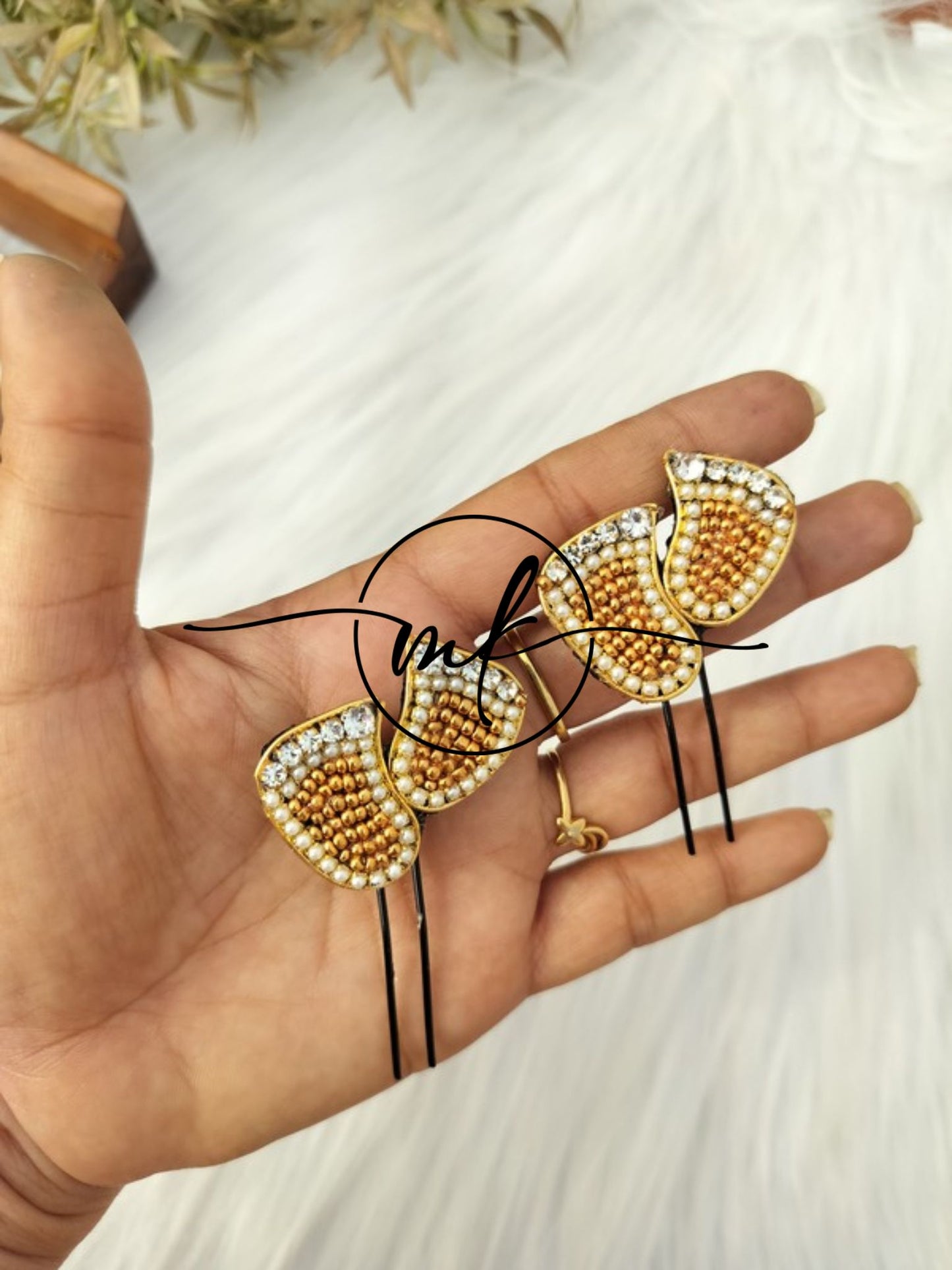 Mini Golden baby feet - V05 Hair Accessories