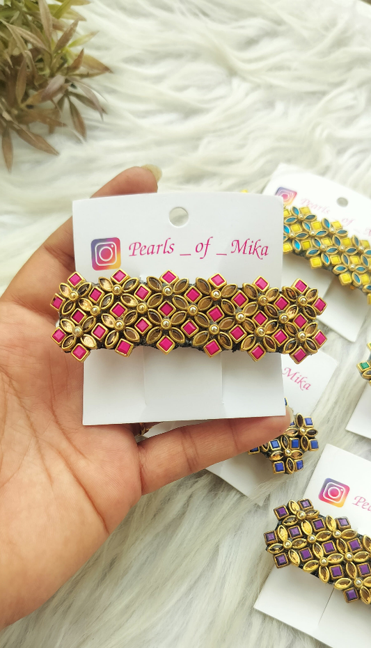 Leafy Flower Kundan Broad Center clip