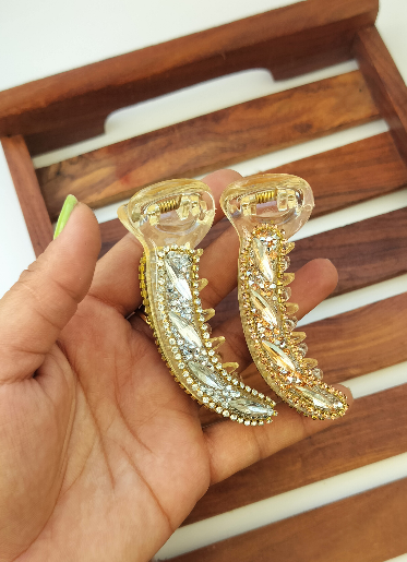 Crystal V Type Banana Clip