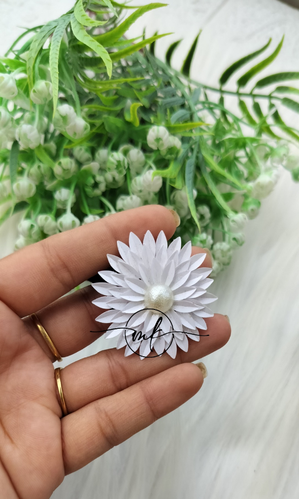 White sunflower hair ties