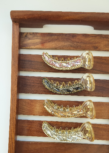 Crystal V Type Banana Clip