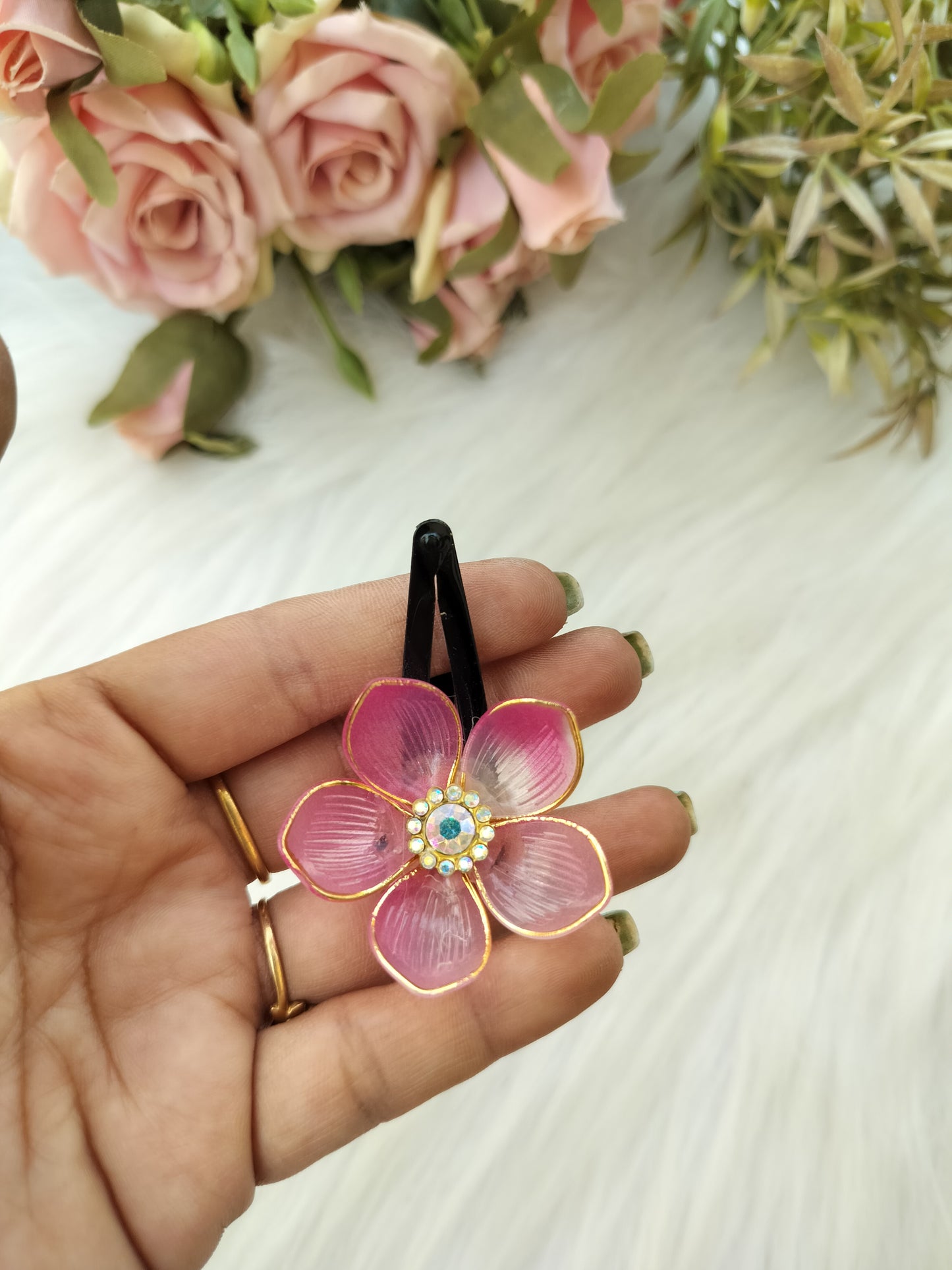 Shea Transparent Pink Tic tac Clip