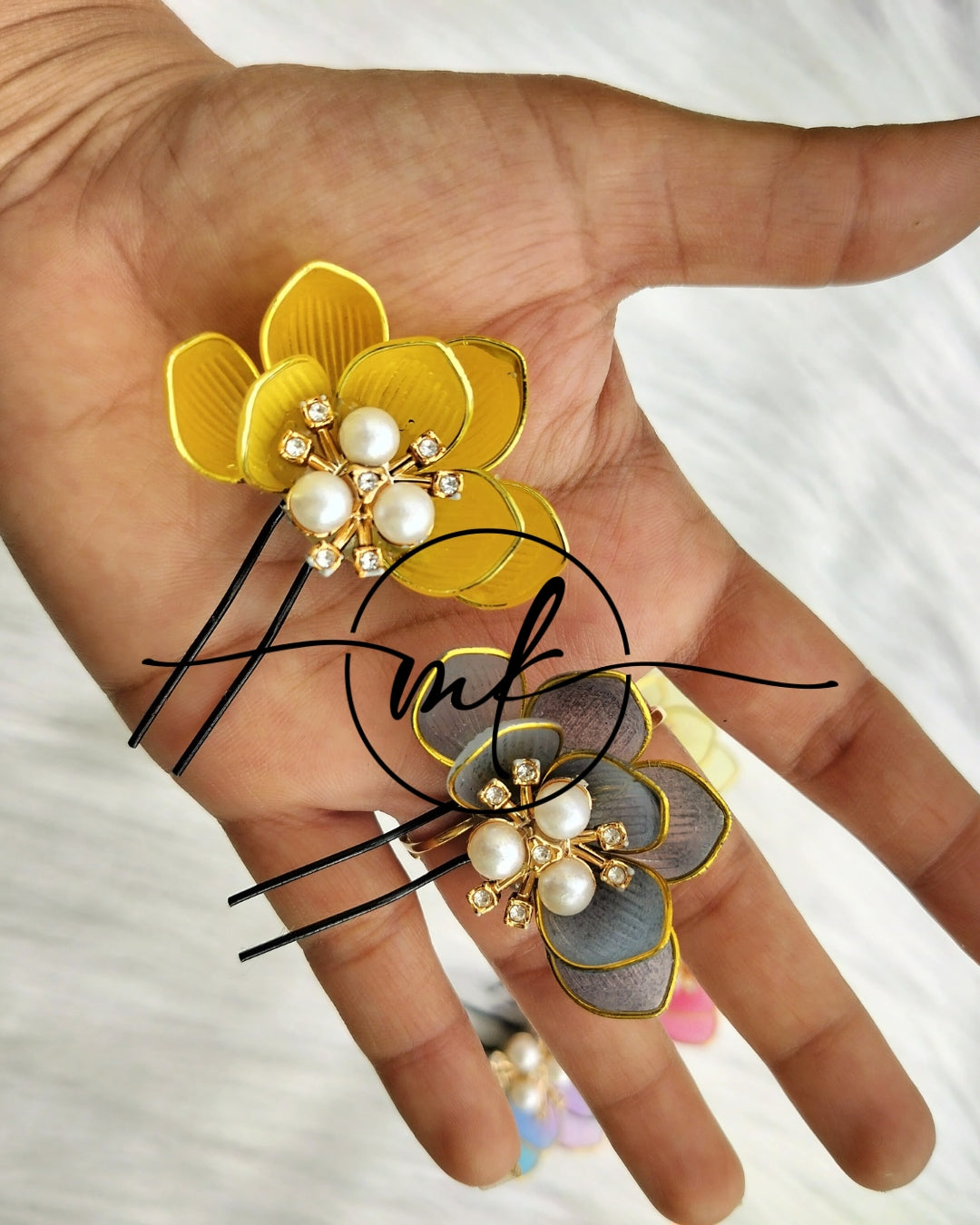 Shea Half Flower Hair Brooch set of 2