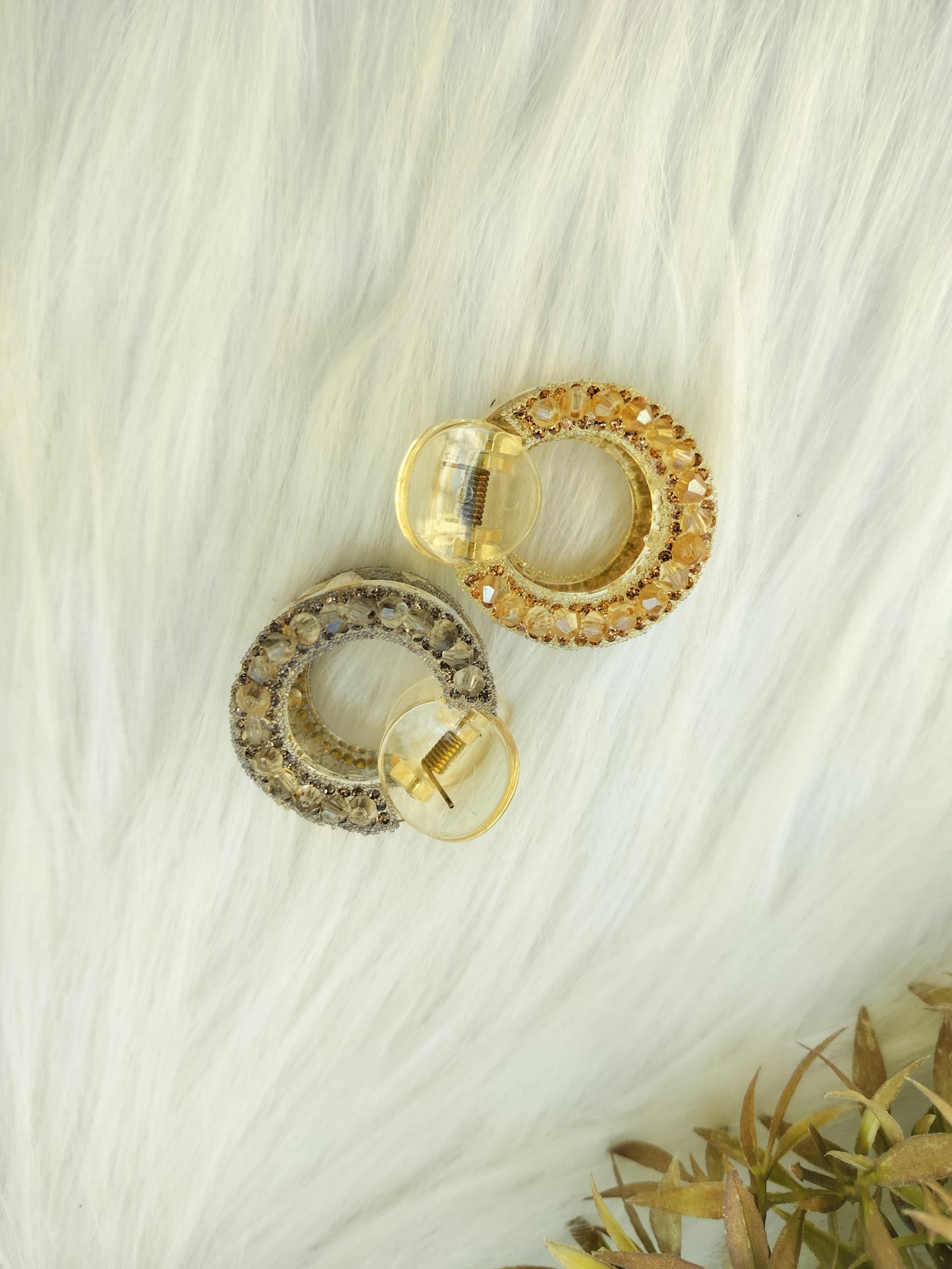 Round Crystal Claw