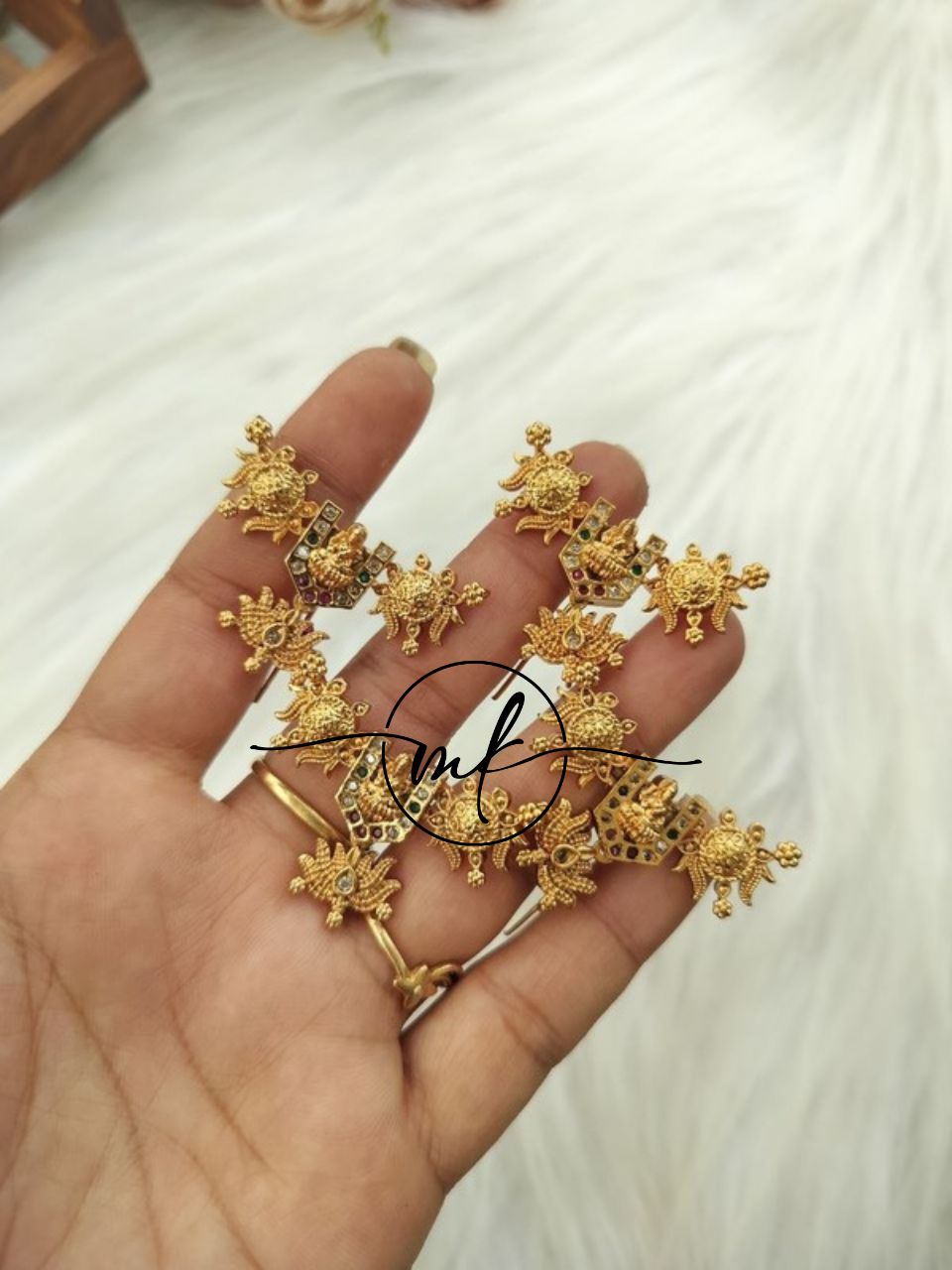Divine PERUMAL Hair hook