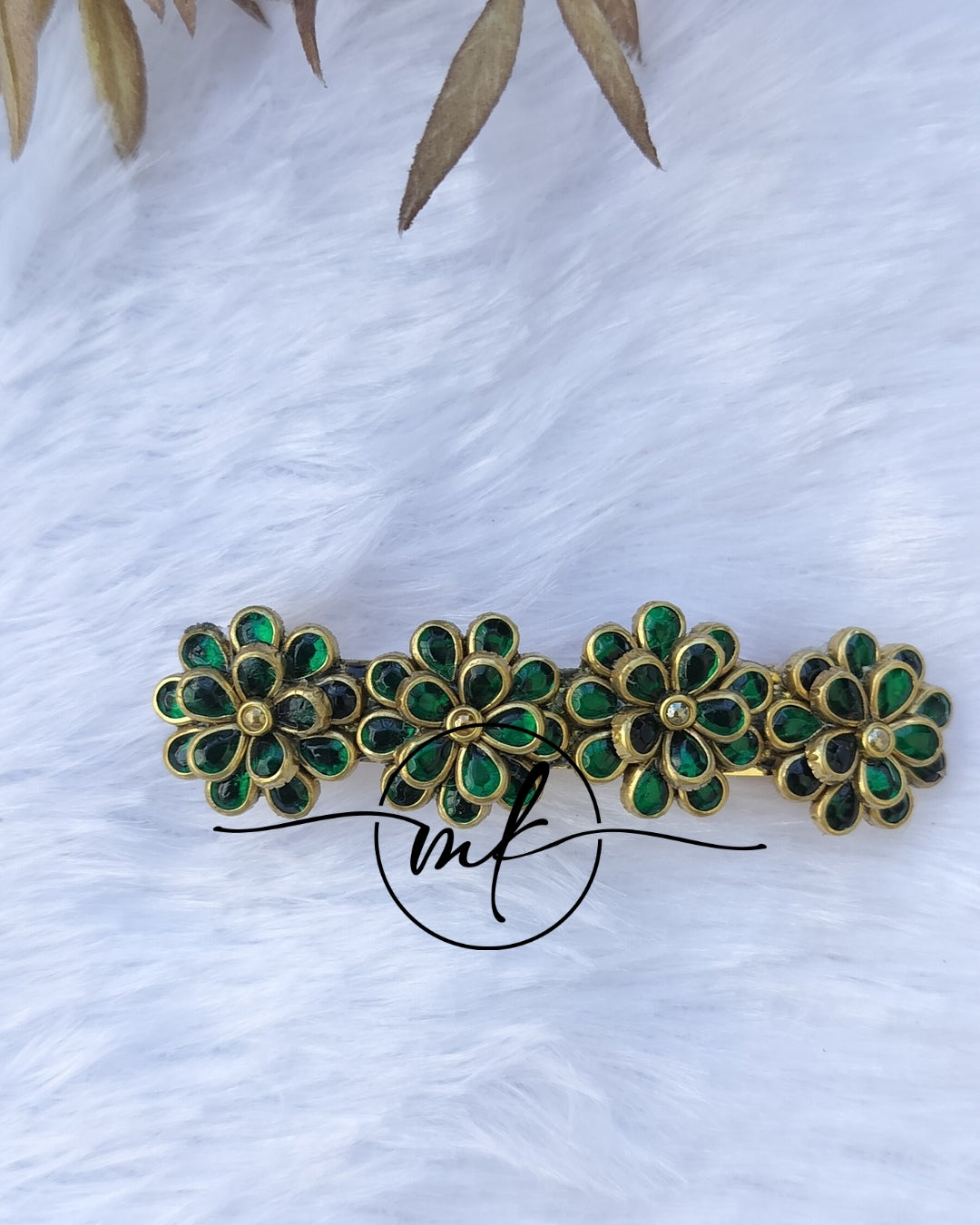 Green 2D kundan Center clip