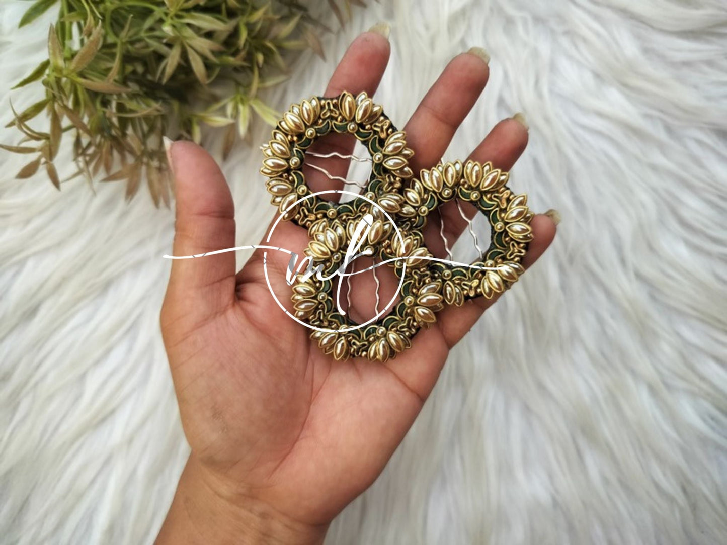Gold Lara Hair Brooch Return gift Combo