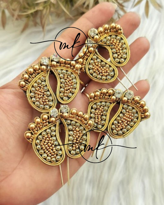 Baby feet Golden Hair Brooch - set of 4pcs.