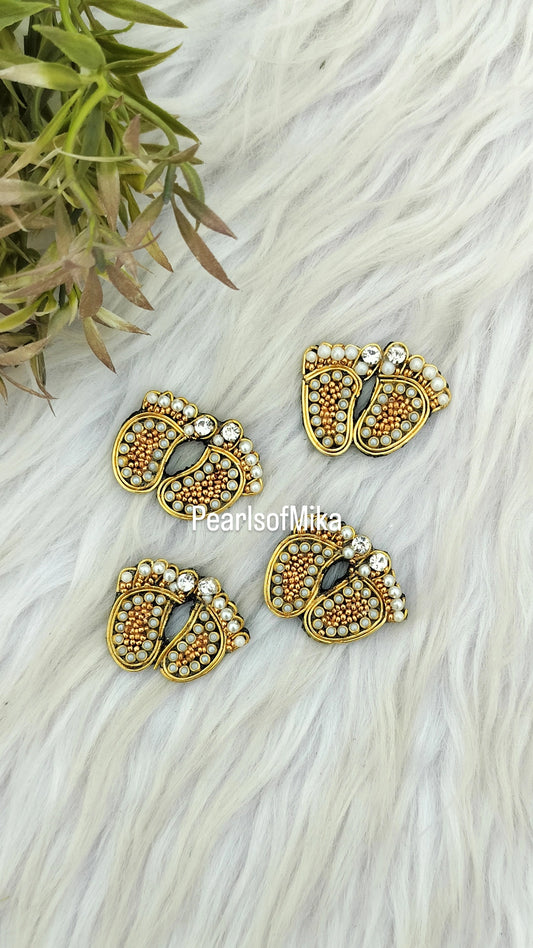 Baby feet White Hair Brooch - set of 4pcs.
