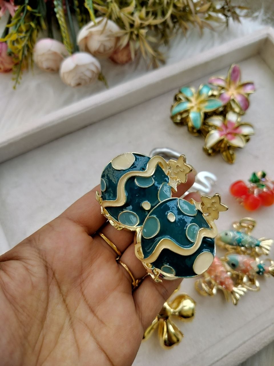 Earth Premium Fancy Claw