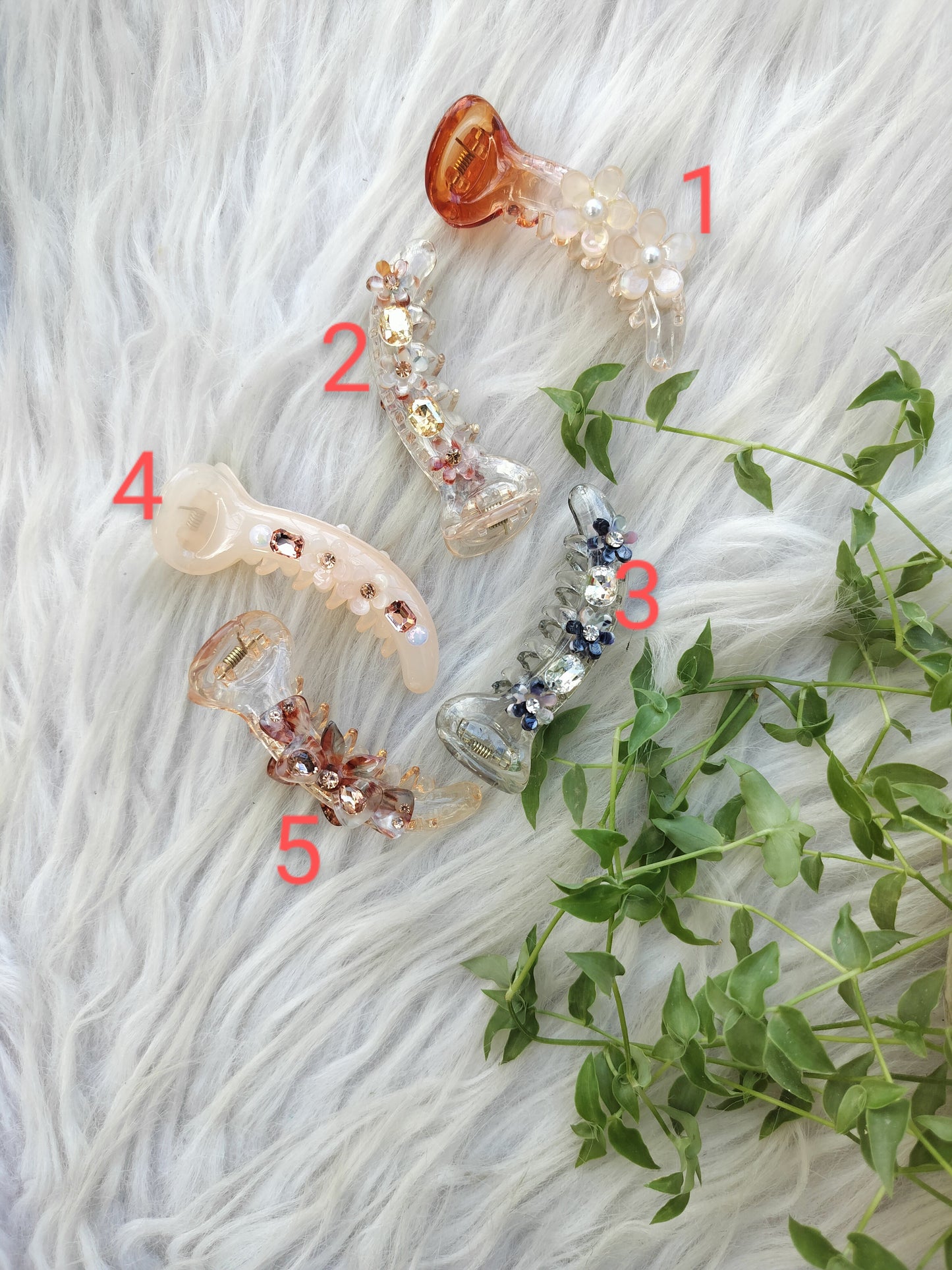 Transparent Finish Banana clips- Mid Size- V type