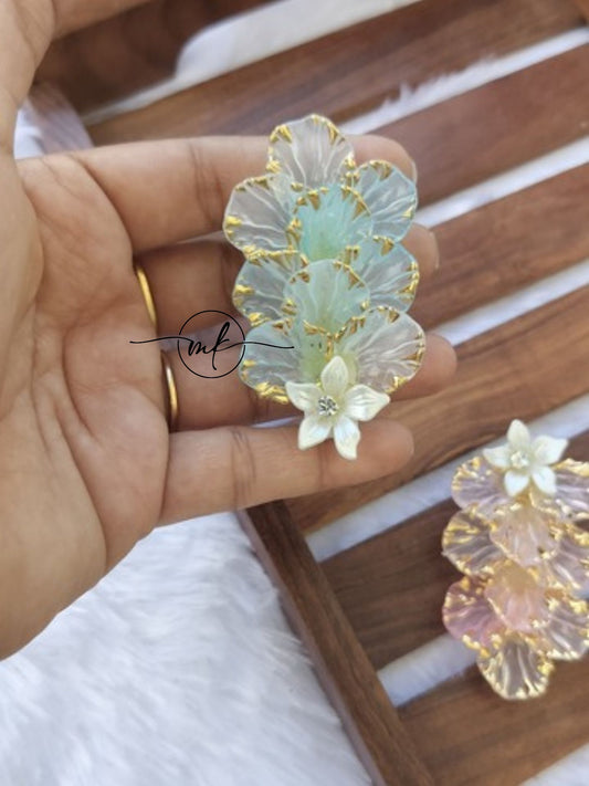 Blue Flower Alligator clip