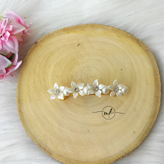 Pearl Flower Center clip