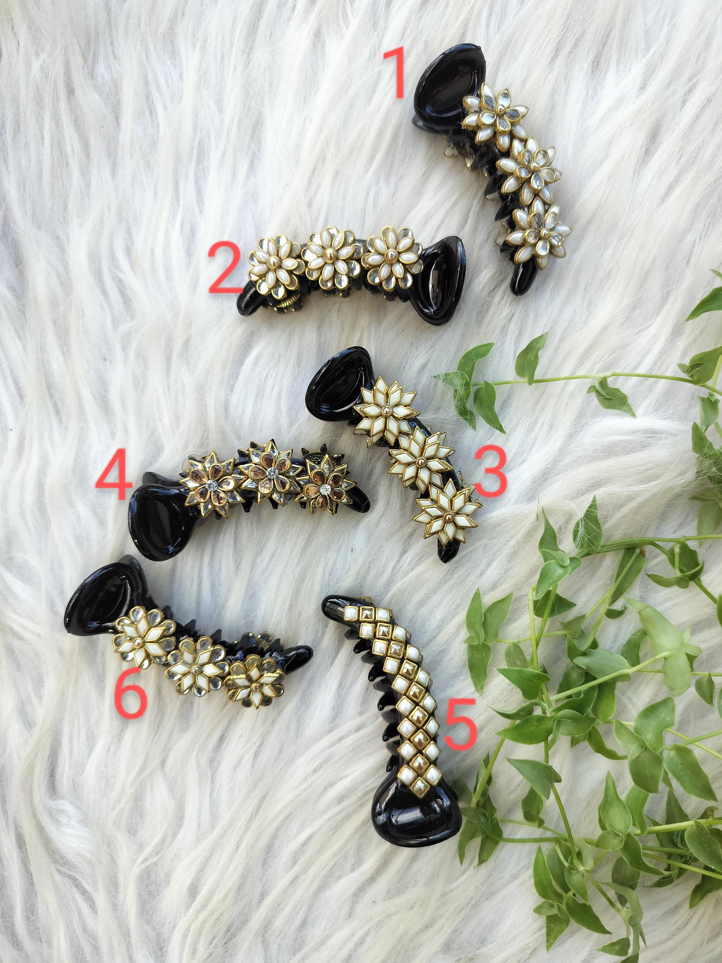Kundan  Banana clips- Mid Size - V type