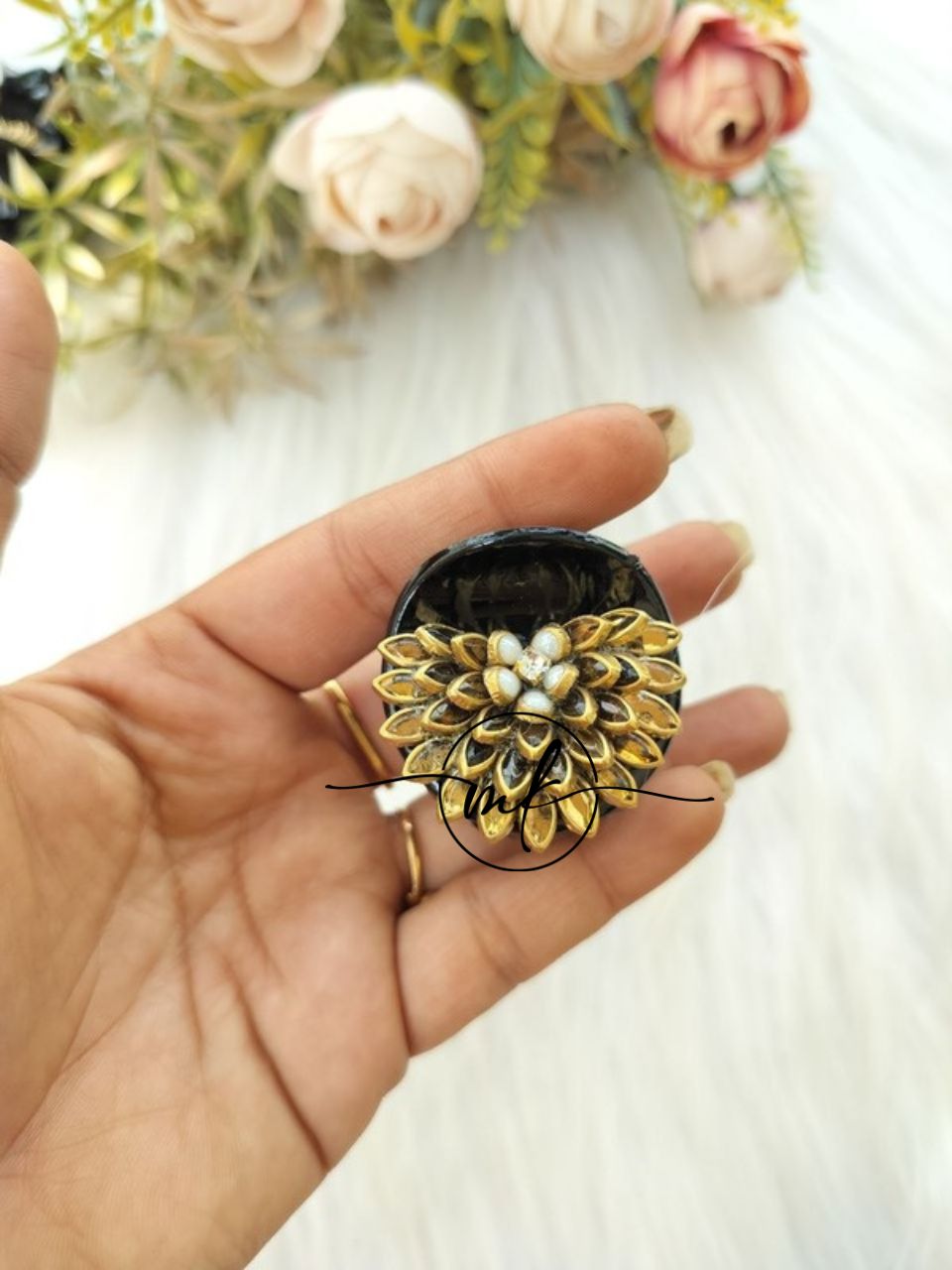 Sunflower Dull Gold Kundan Claw