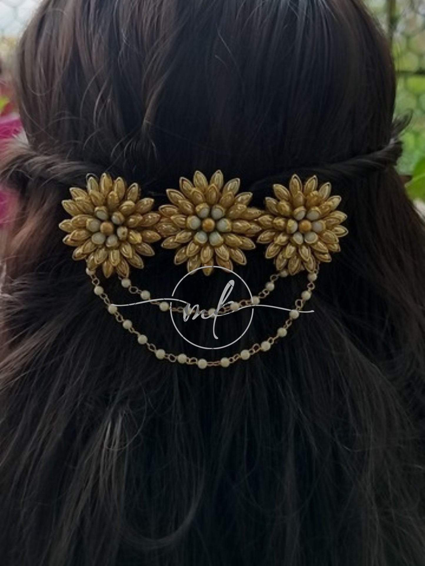 3D Kundan Golden Floral Center clip with Pearl Hanging.