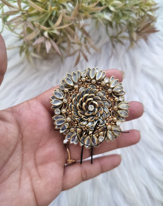 Fura White Big Hair Brooch