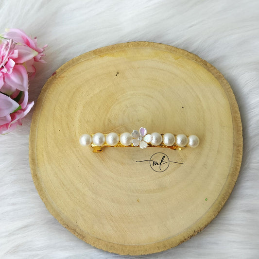 Pearl Flower Center clip