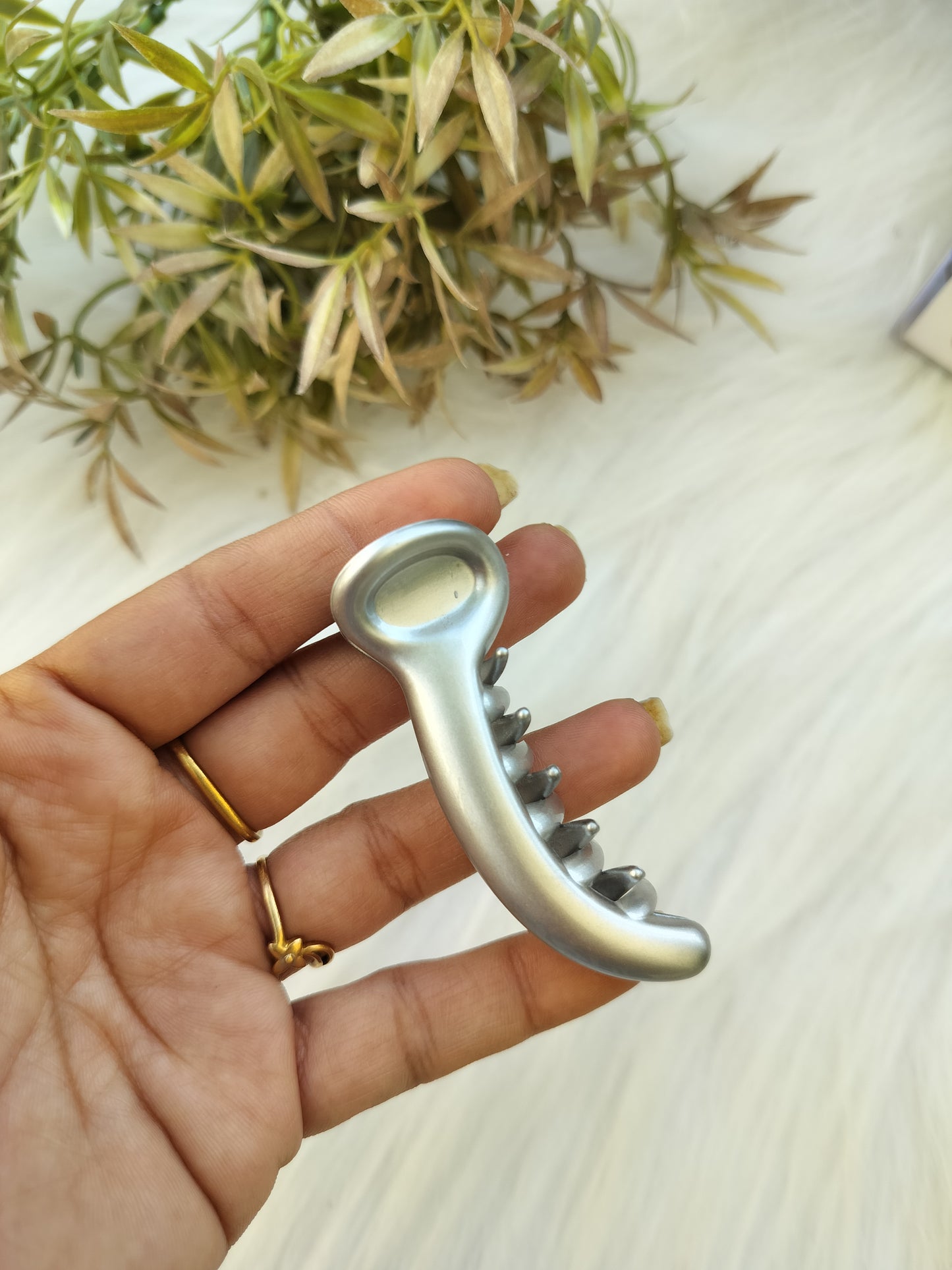 Silver Banana clip - V type