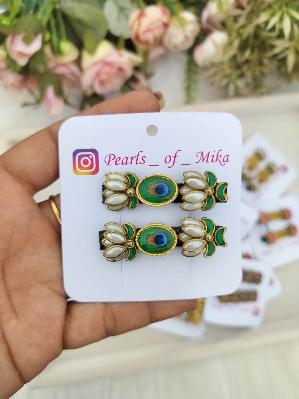 White Lotus peacock Alligator Clip - 1 pair