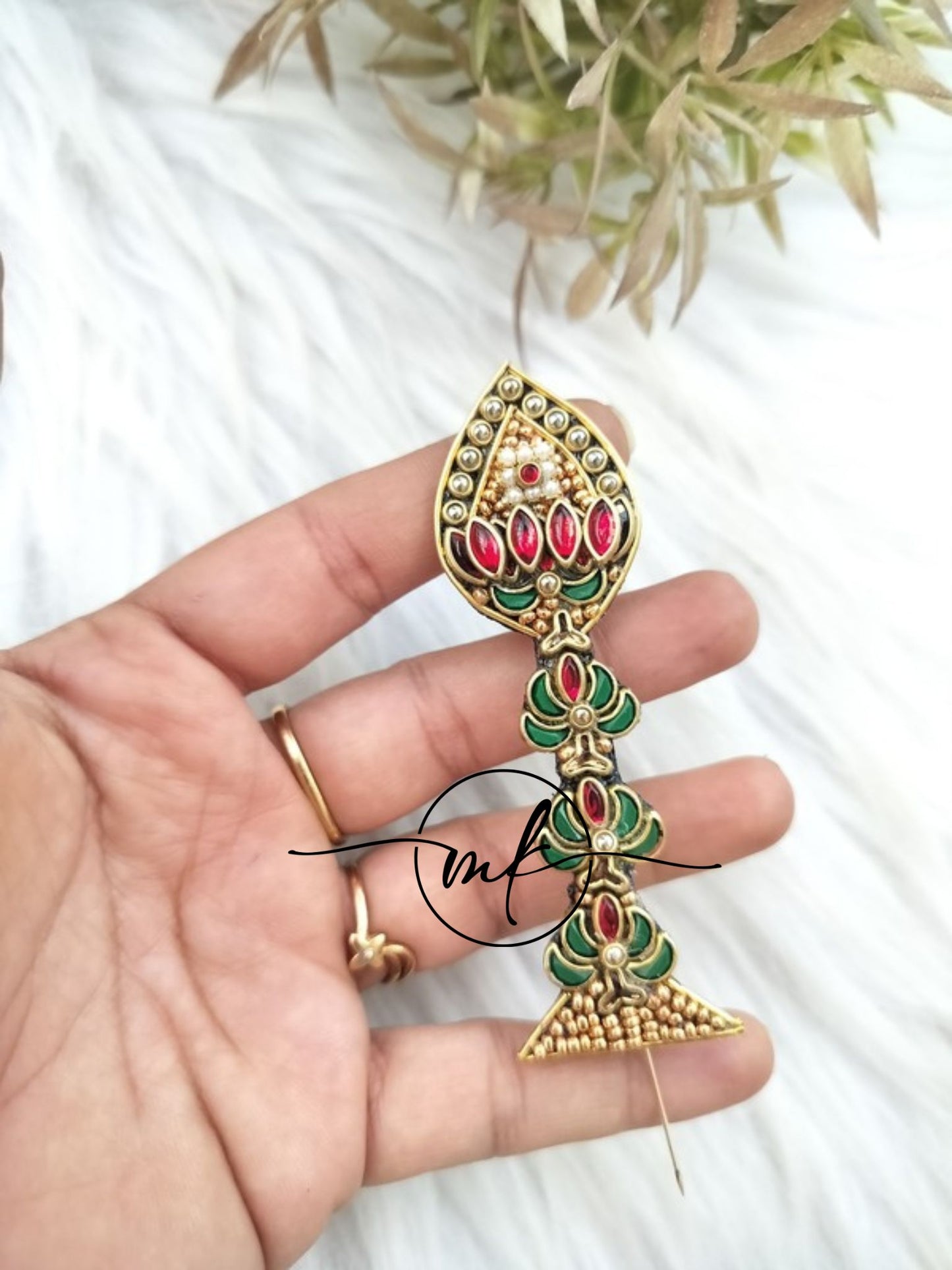 Red Vel Brooch pin