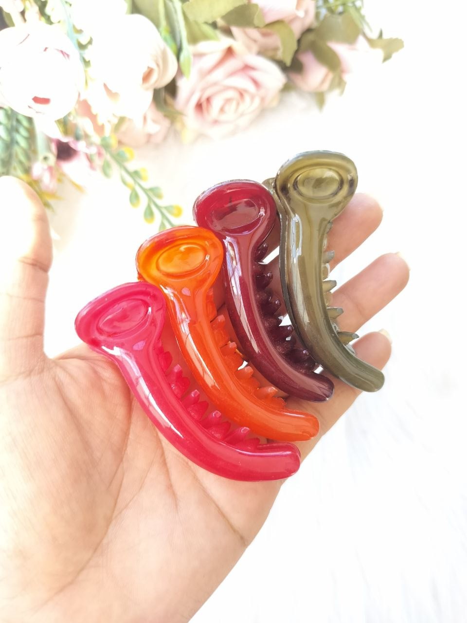 Transparent banana clip - V type