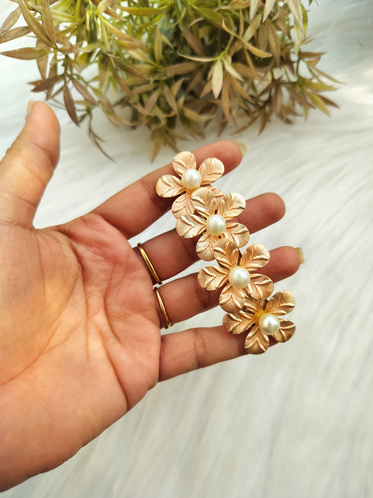 Metal Floral Baratte Clip