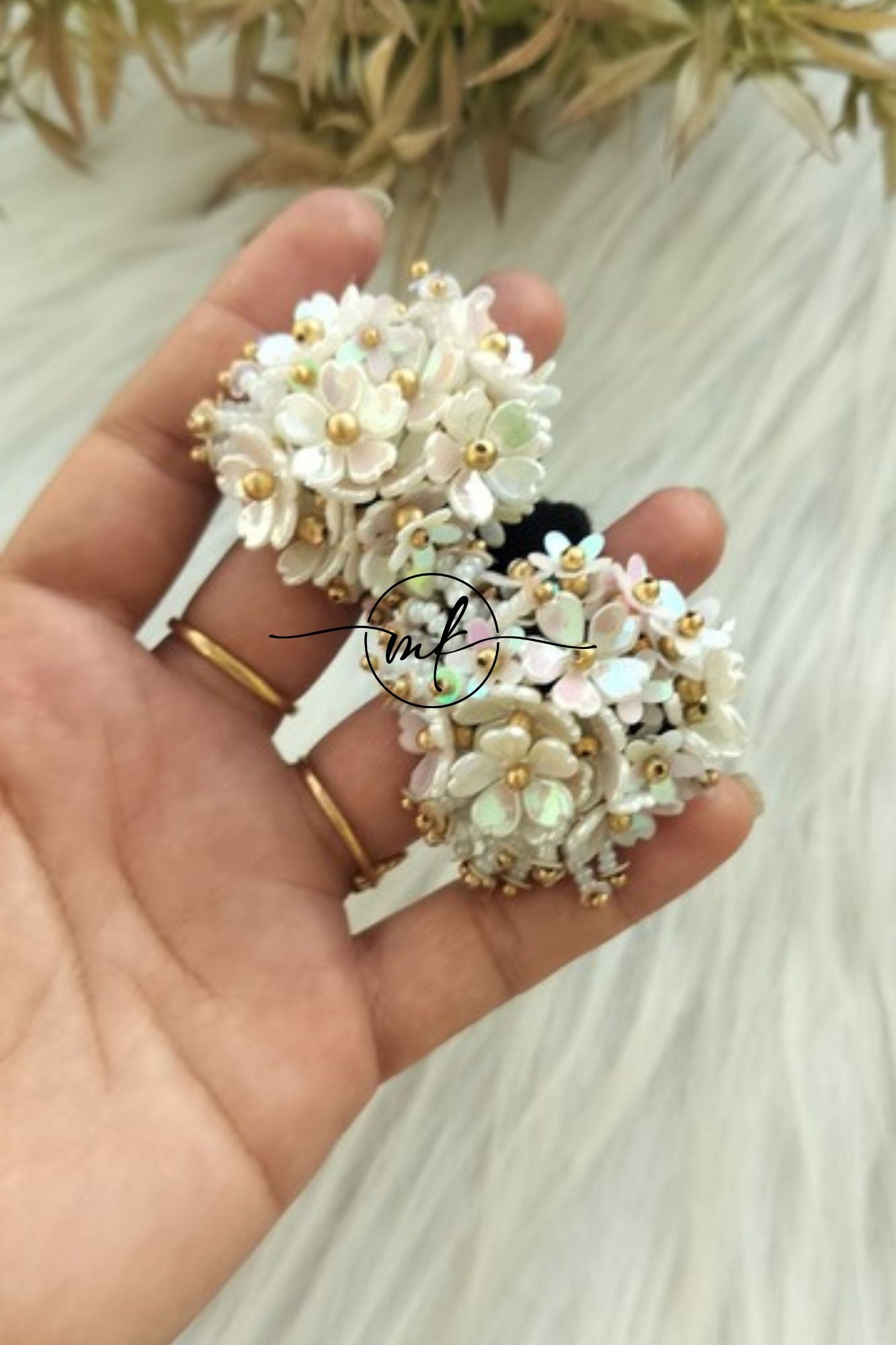White Multi Flower Hair ties