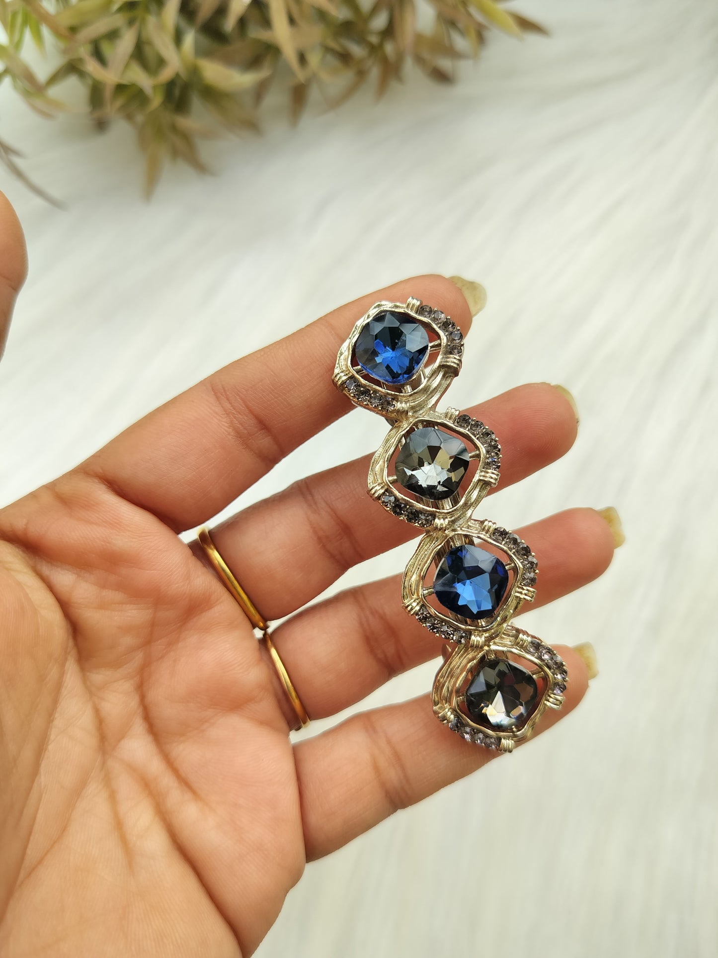 Black Blue Crystal Baratte Clip