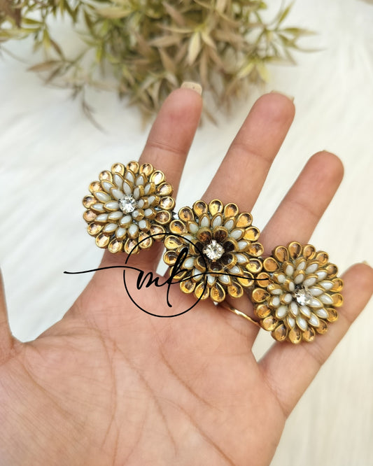 Golden 3D kundan Center clip