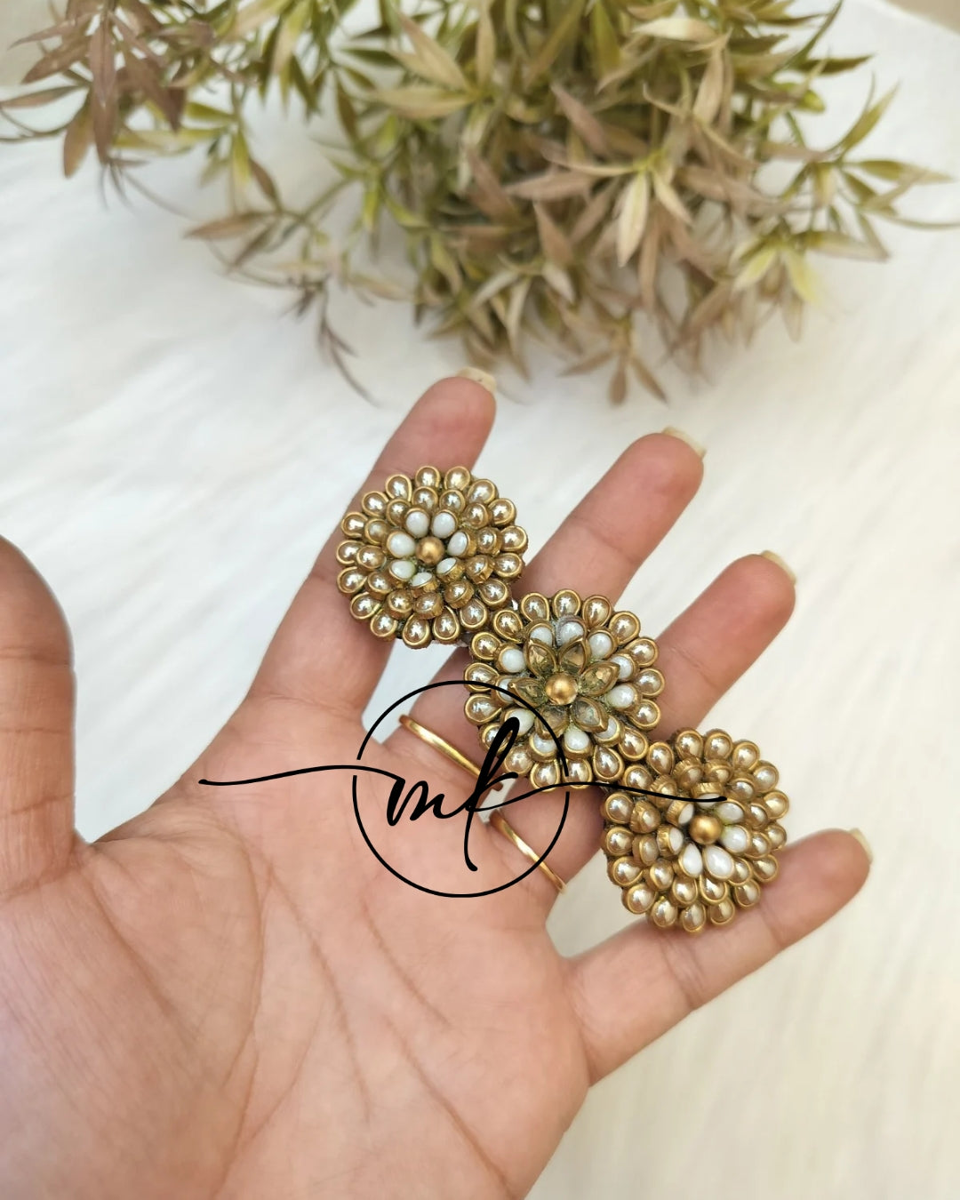 Golden 3D kundan Center clip
