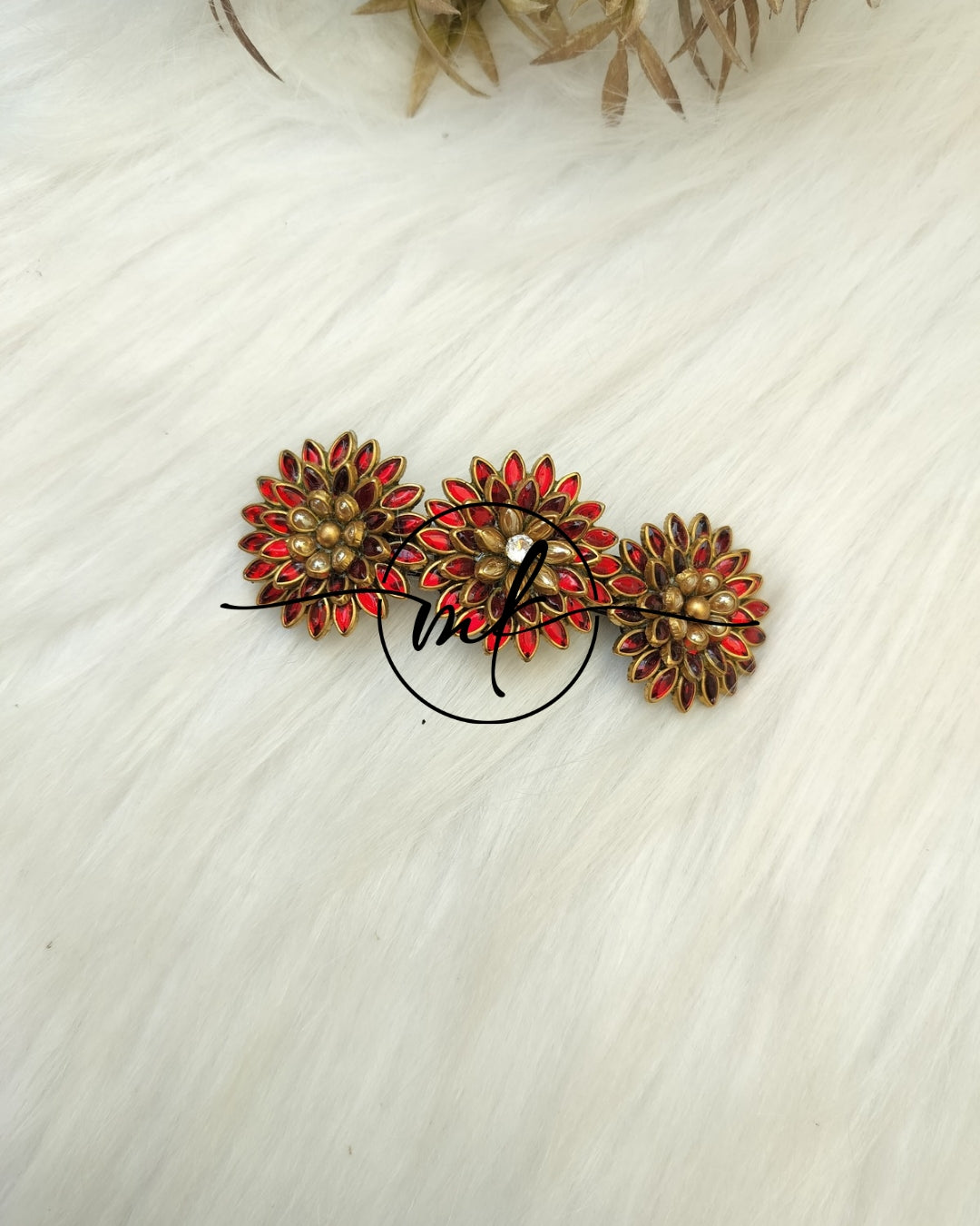 Red 3D kundan Center clip