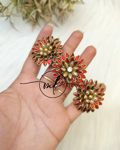 Red 3D kundan Center clip