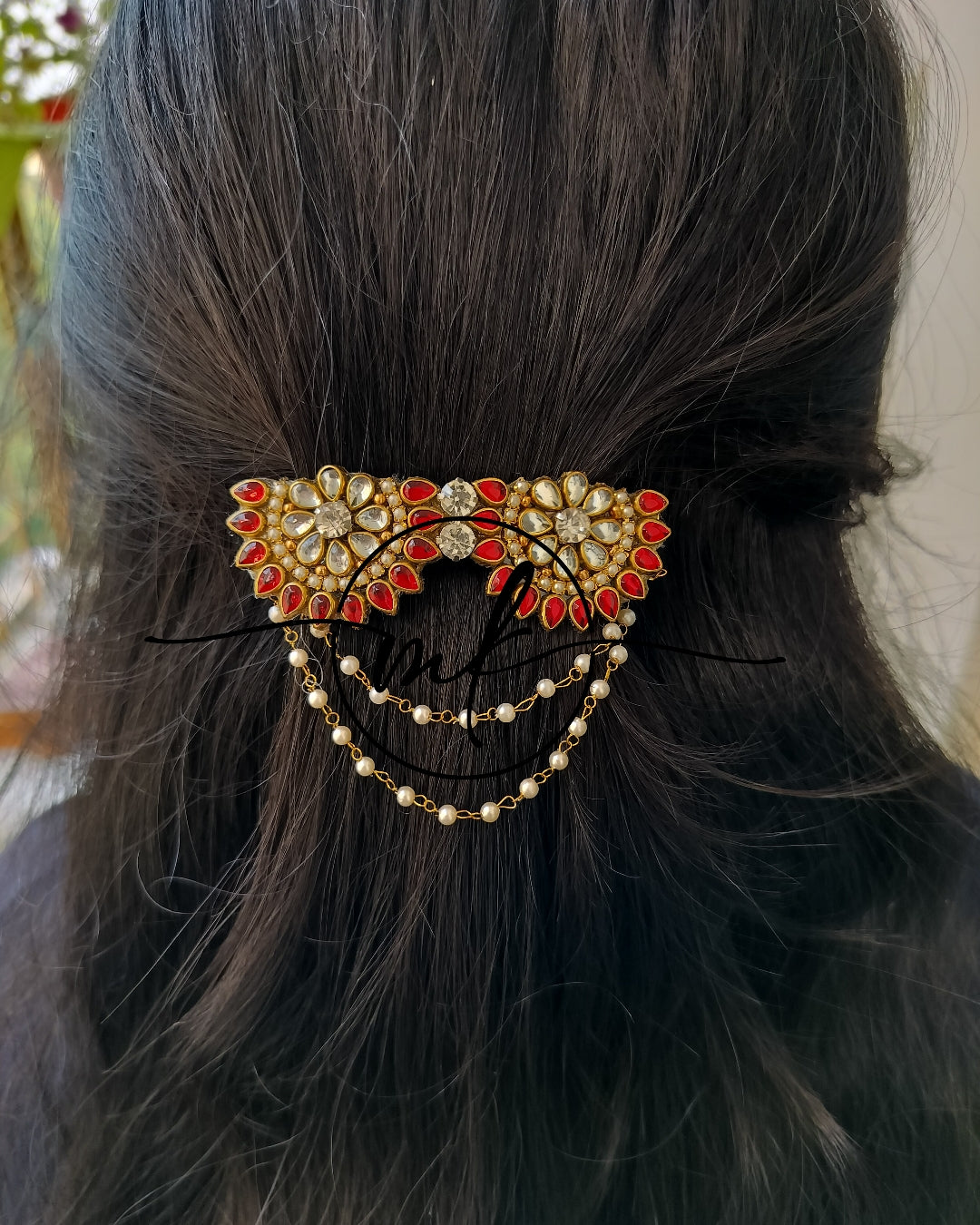 Chandra Kundan Center clip -Red