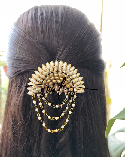 White Sunflower Centre clip - 5cm