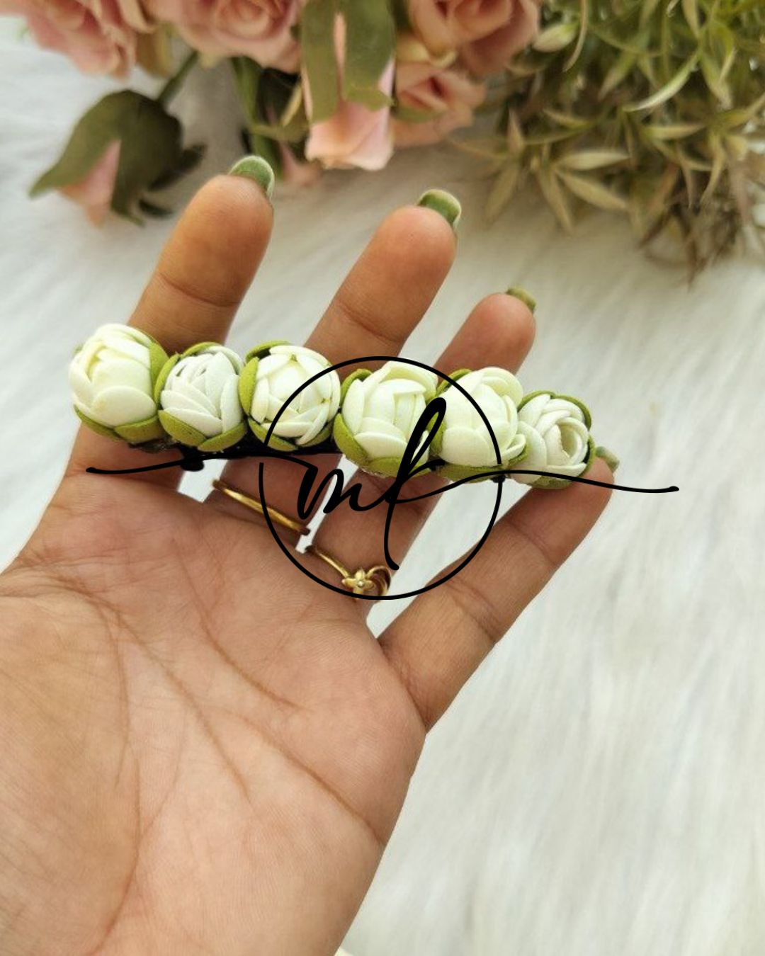 Jas White Jasmine Aline Centre clip