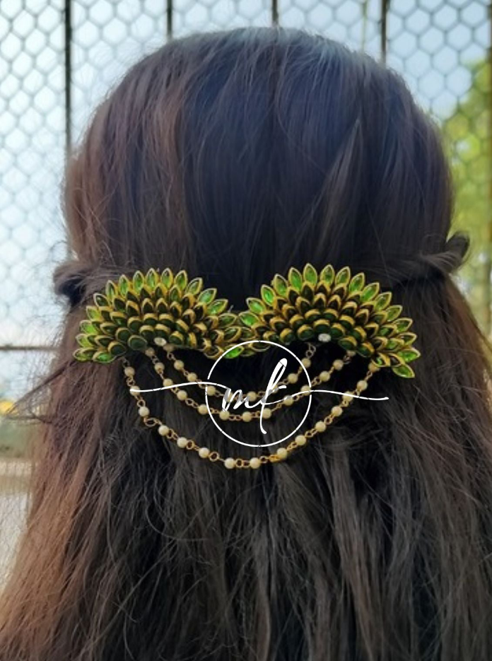 Mini Sunflower Center clip with Pearl hanging