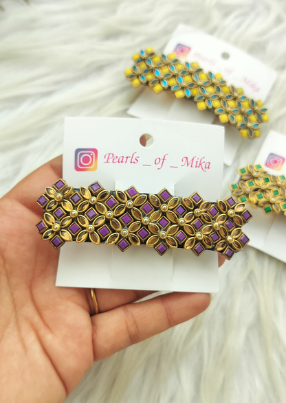 Leafy Flower Kundan Broad Center clip