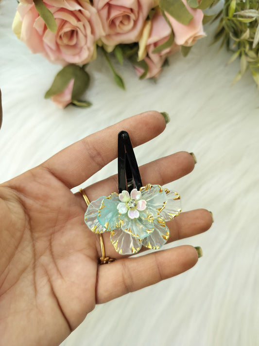 Shea Transparent Blue Tic tac Clip