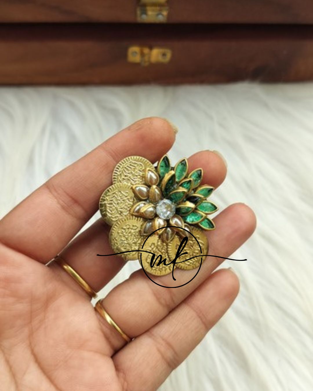 Cima Lotus Light Green Hair Brooch
