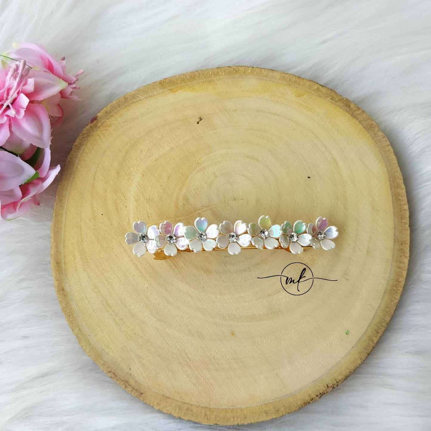 Pearl Flower Center clip