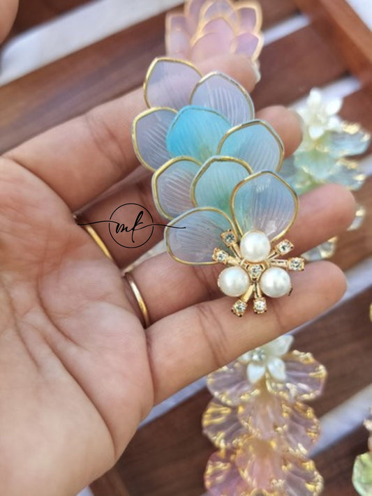 Blue Flower Alligator clip