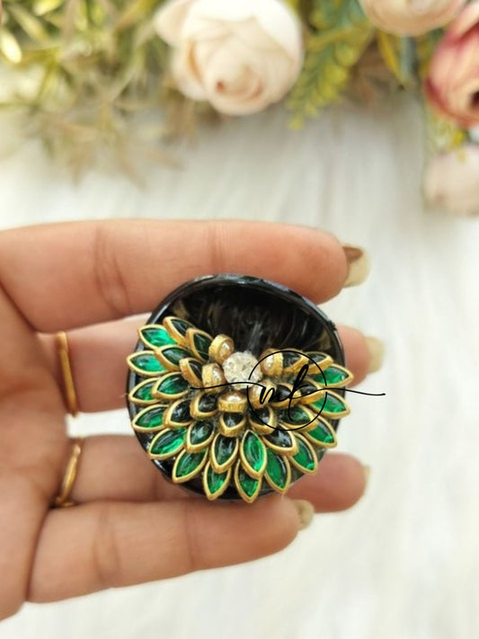 Sunflower Green Kundan Claw