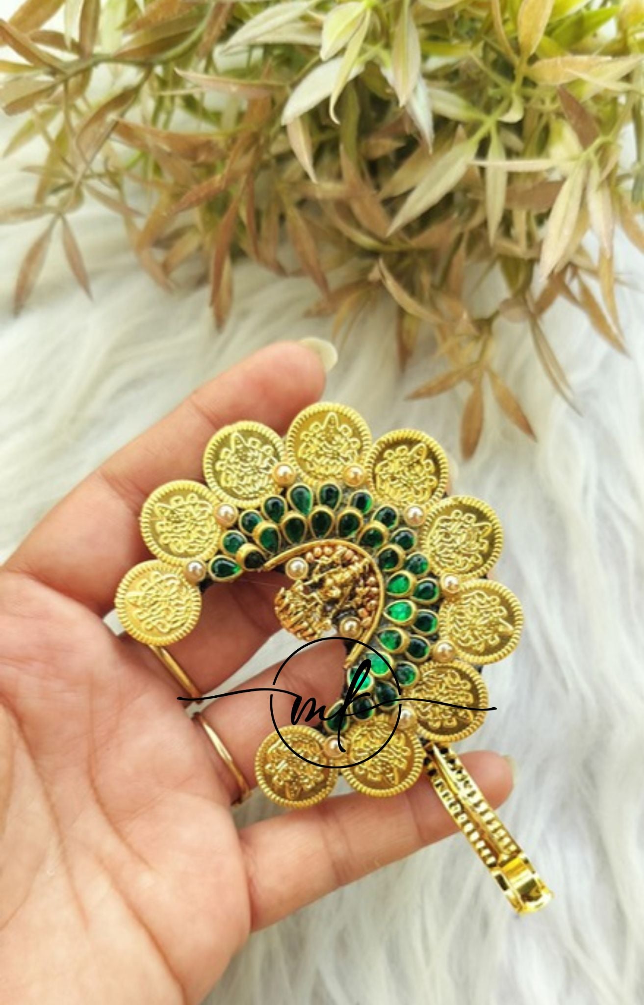Lakshmi Coin Centre clip - 5cm