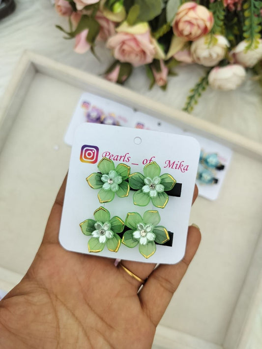 Pale Green Floral Alligator Clip