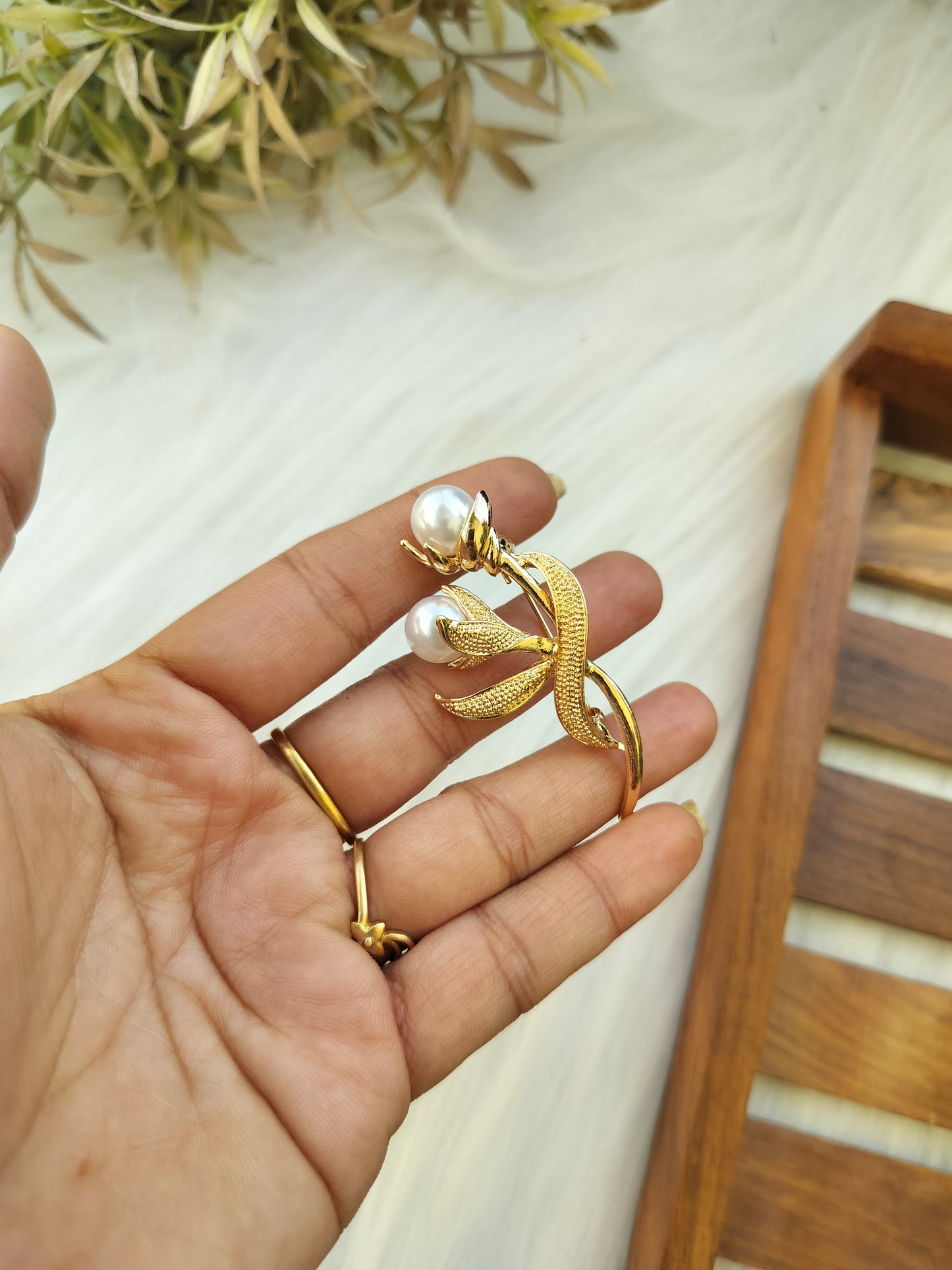 Pearl Premium Brooch pin