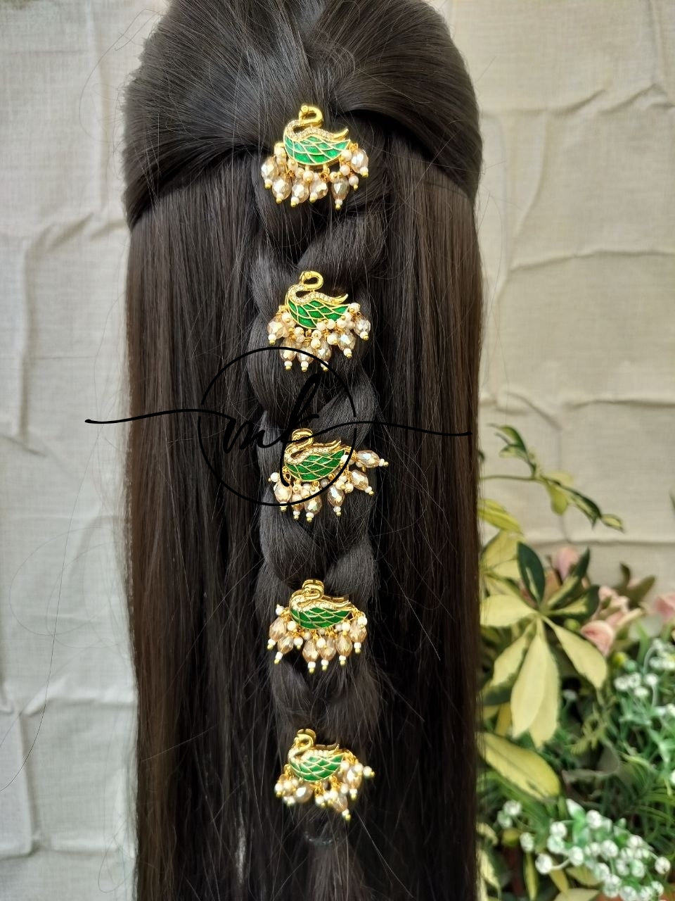 Glorious Green Swan Hair hook